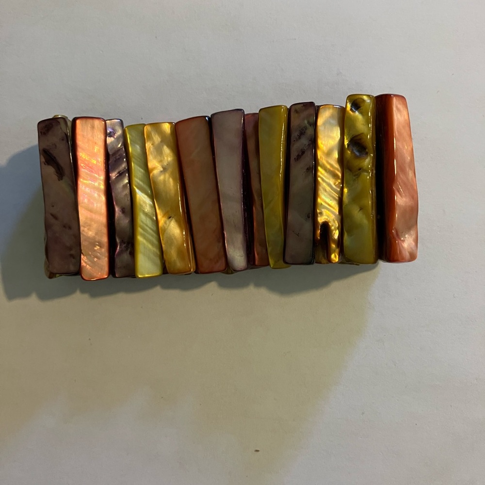 Multicolor Shell Bracelet - Picture 3 of 7